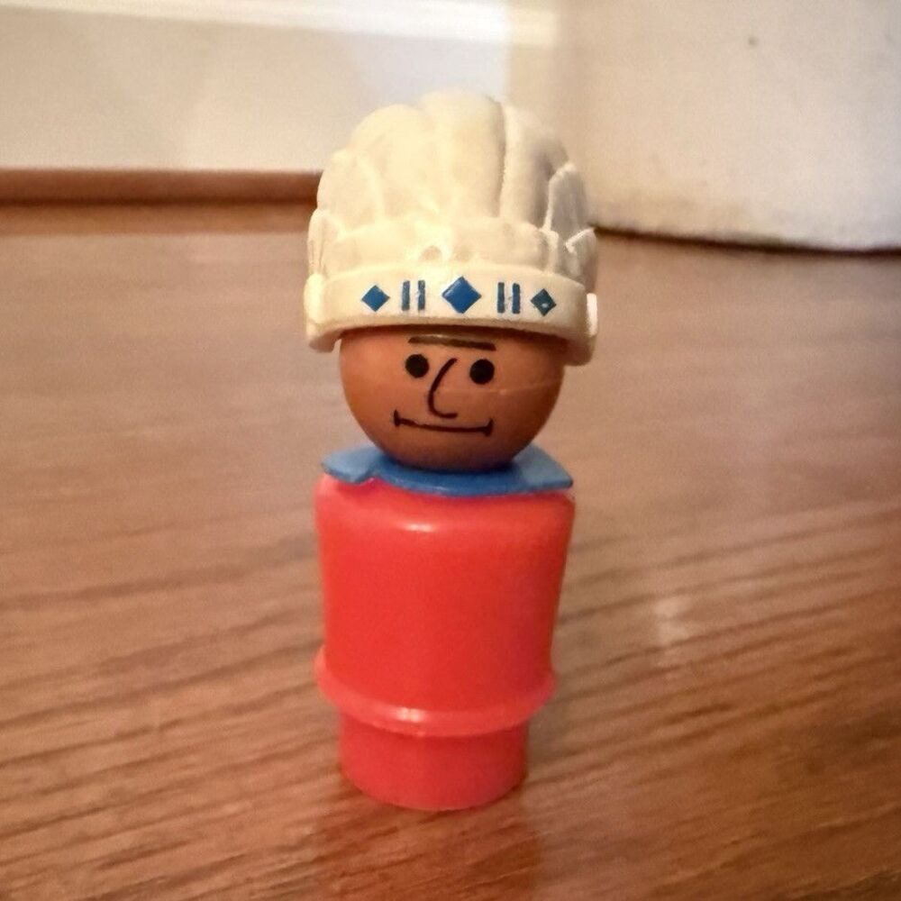 Vintage Fisher Price Little People Native American Indian Chief Red 934 Western